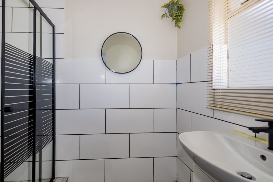 To Let 3 Bedroom Property for Rent in Protea Heights Western Cape